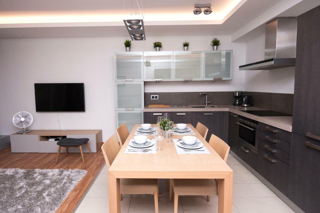 אוסטראון Apartament Zeta Lux מראה חיצוני תמונה
