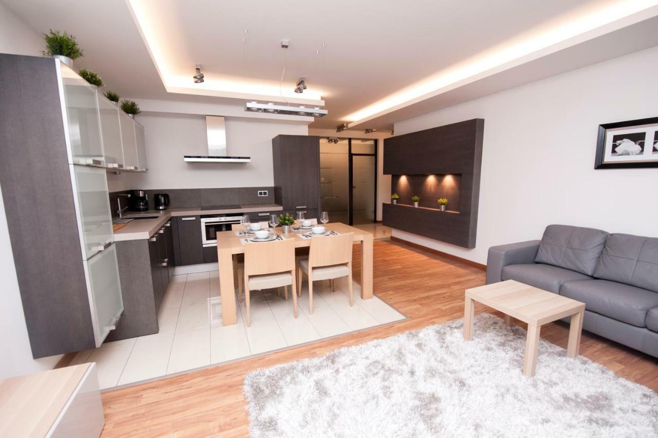 אוסטראון Apartament Zeta Lux מראה חיצוני תמונה